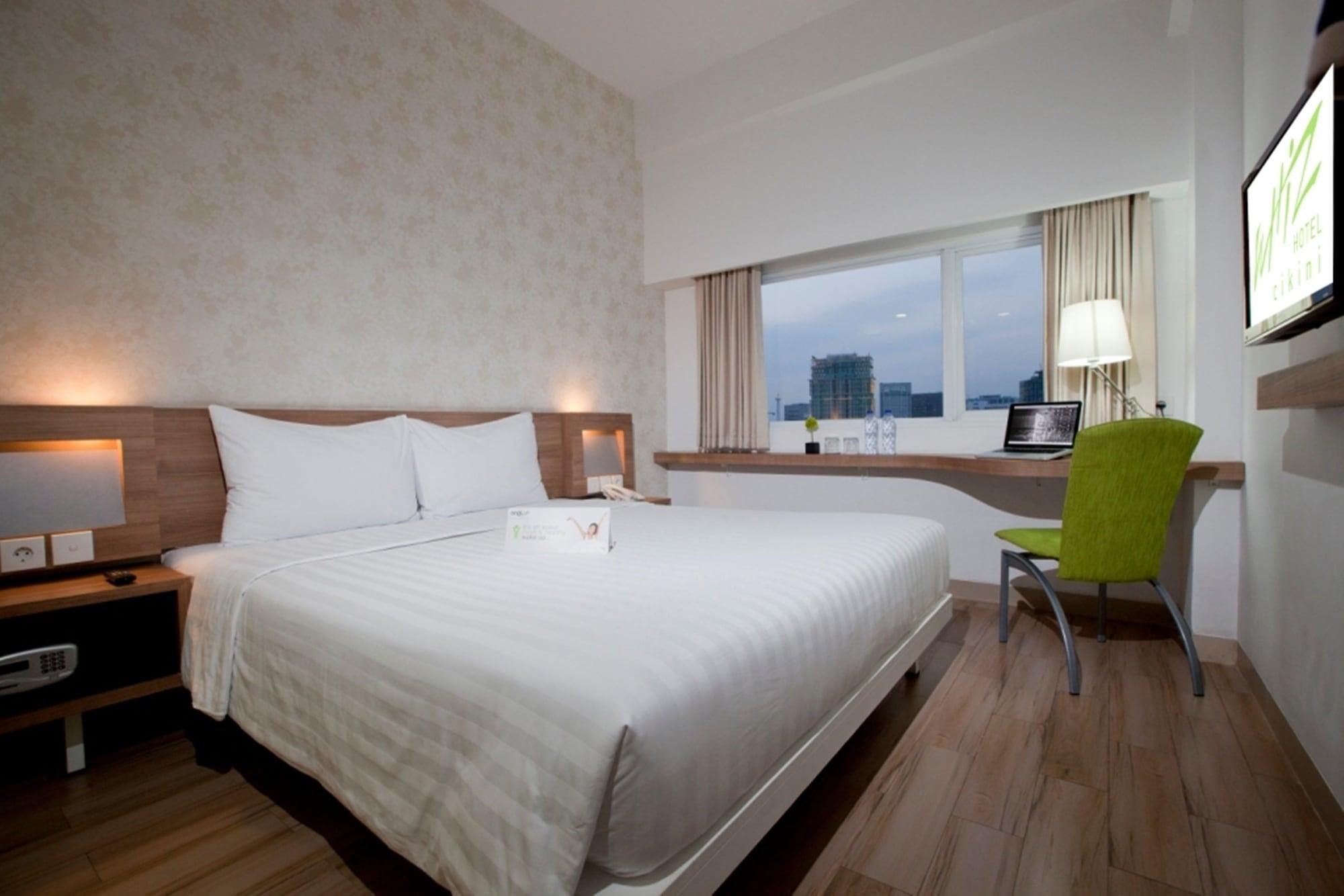 Whiz Hotel Cikini Jakarta Exterior foto