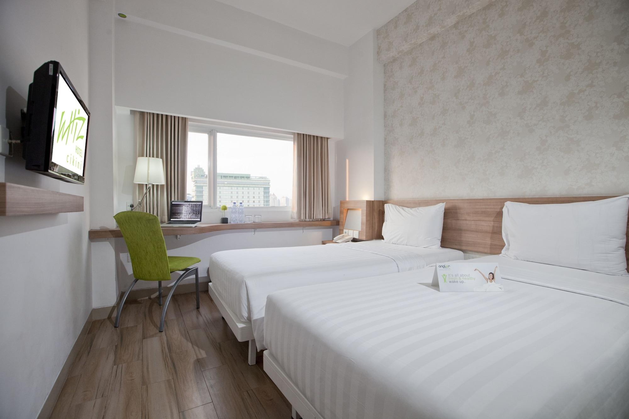Whiz Hotel Cikini Jakarta Exterior foto