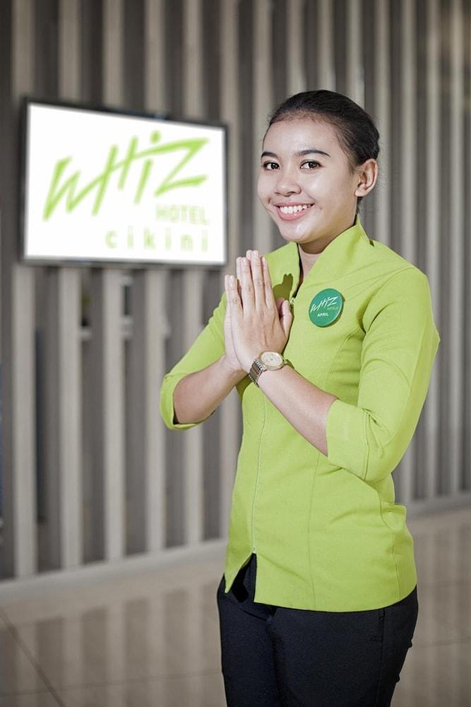 Whiz Hotel Cikini Jakarta Exterior foto