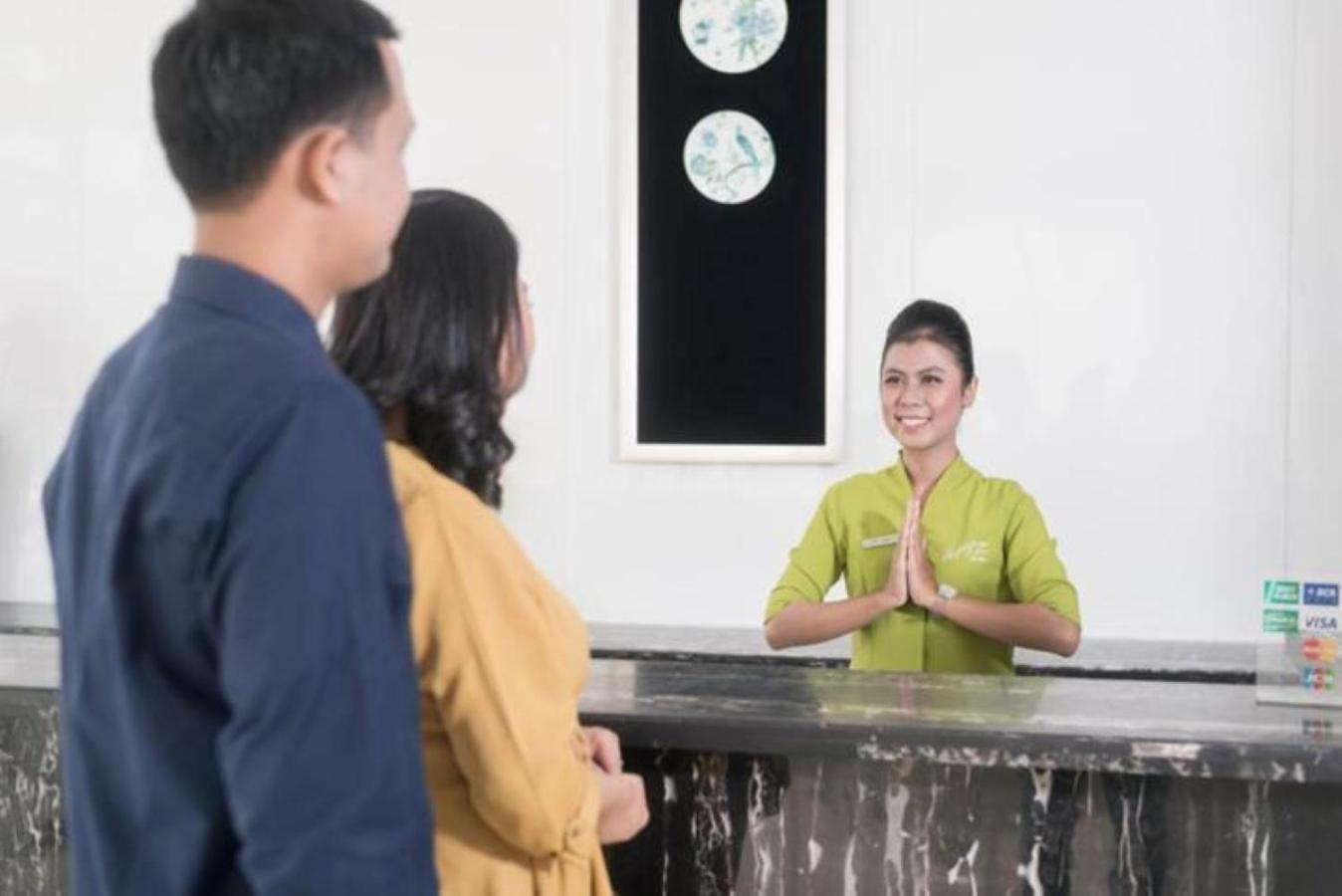Whiz Hotel Cikini Jakarta Exterior foto