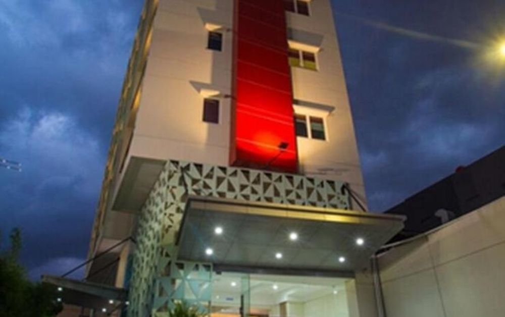 Whiz Hotel Cikini Jakarta Exterior foto
